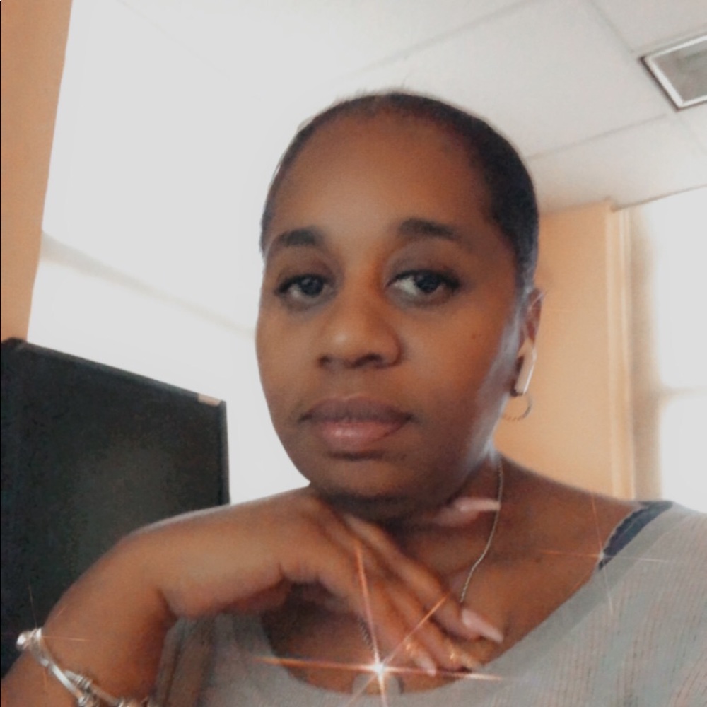 Meet your Posher, Elizabeth